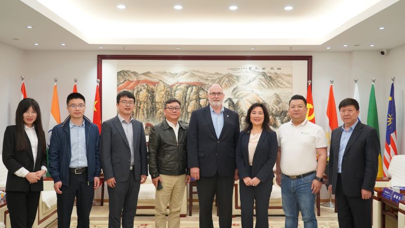 热烈欢迎 || 美国堪萨斯州代表团一行到访（中国）科技公司参观交流